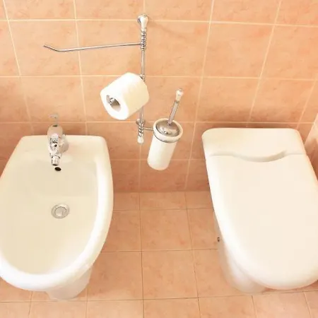 Apartamento At Colosseo With Terrace Overlooking The Garden By Lyon *